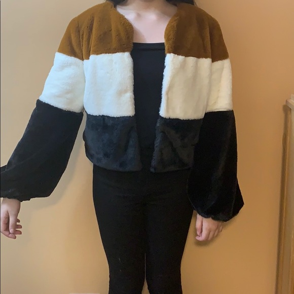 Faux fur crop jacket - Picture 2 of 6